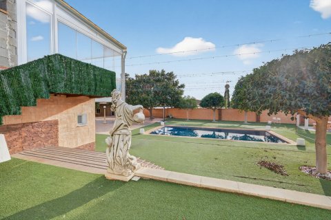 Villa en venta en Alicante, España 5 dormitorios, 500 m2 No. 149606 - foto 2