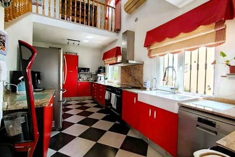 Huvila myytävänä Alicante, Espanja, 4 makuuhuonetta, 214 m2 No. 189887 - kuva 18
