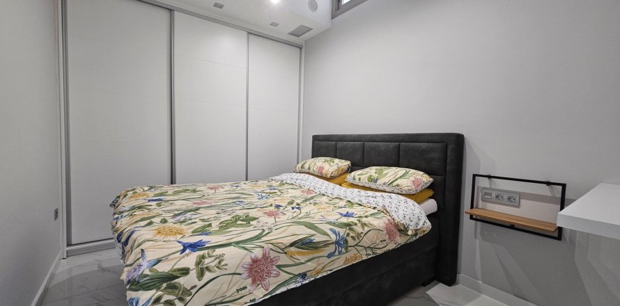 Villa Villamartin, Alicante, Spain 4 bedrooms, 166 sq.m. No. 119724
