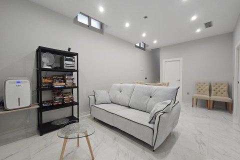 Villa for sale Villamartin, Alicante, Spain 4 bedrooms, 166 sq.m. No. 119724 - photo 5