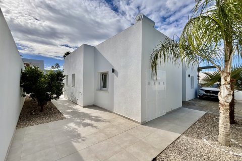 Продажа виллы в Бенихофар, Аликанте, Испания 3 спальни, 124м2 №163271 - фото 6