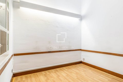 Apartment for sale in Barcelona, Spain 6 bedrooms, 179 sq.m. No. 192622 - photo 27