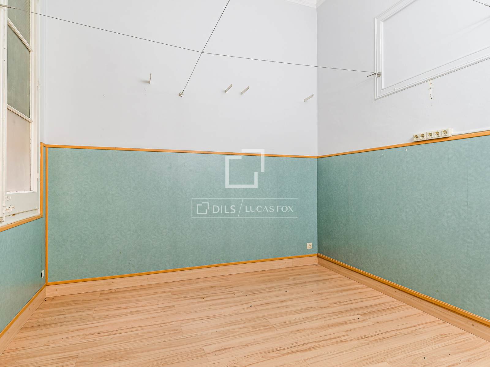Huoneisto Barcelona, Espanja 6 makuuhuonetta, 179 m2 No. 192622