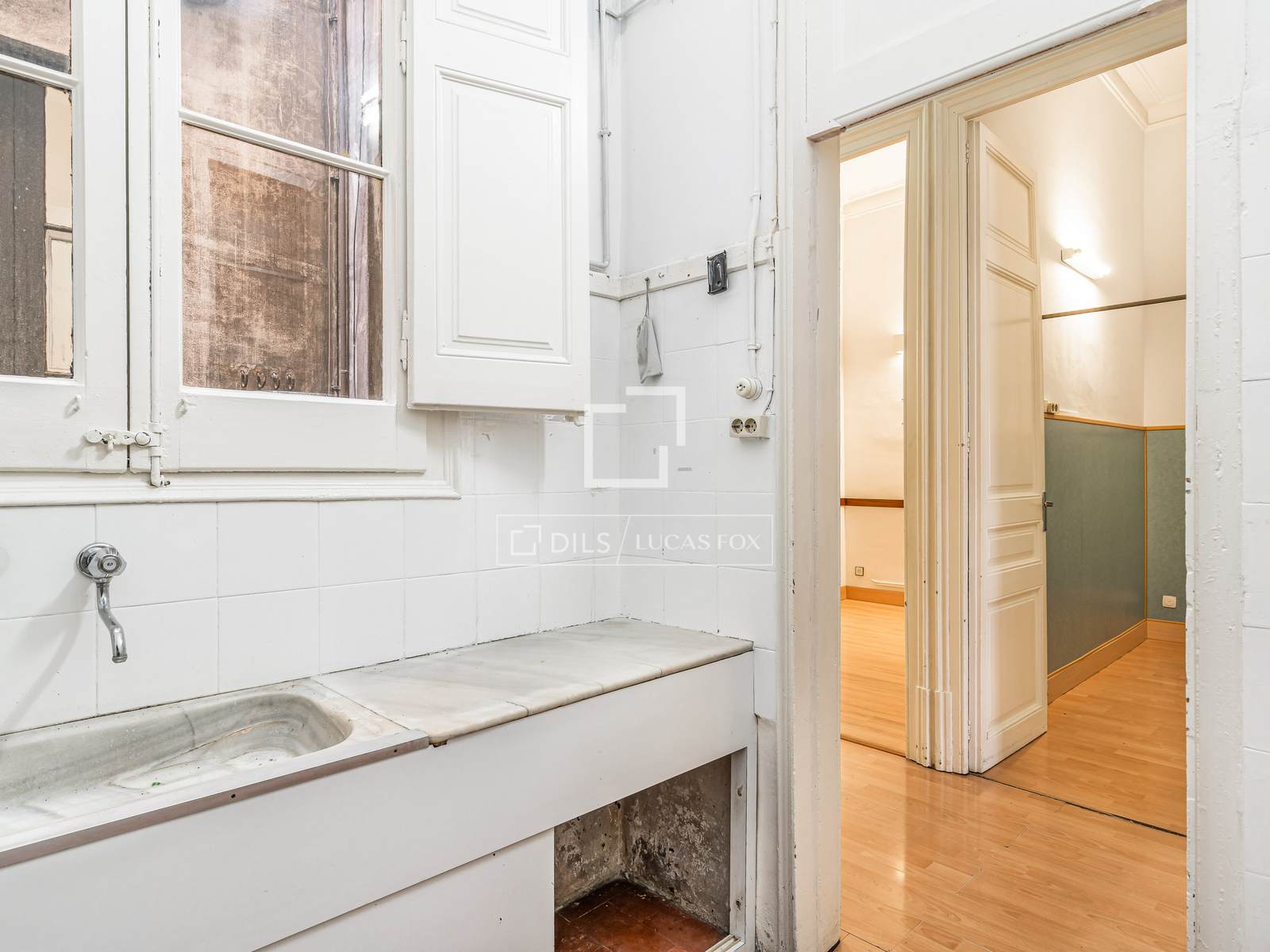 Huoneisto Barcelona, Espanja 6 makuuhuonetta, 179 m2 No. 192622