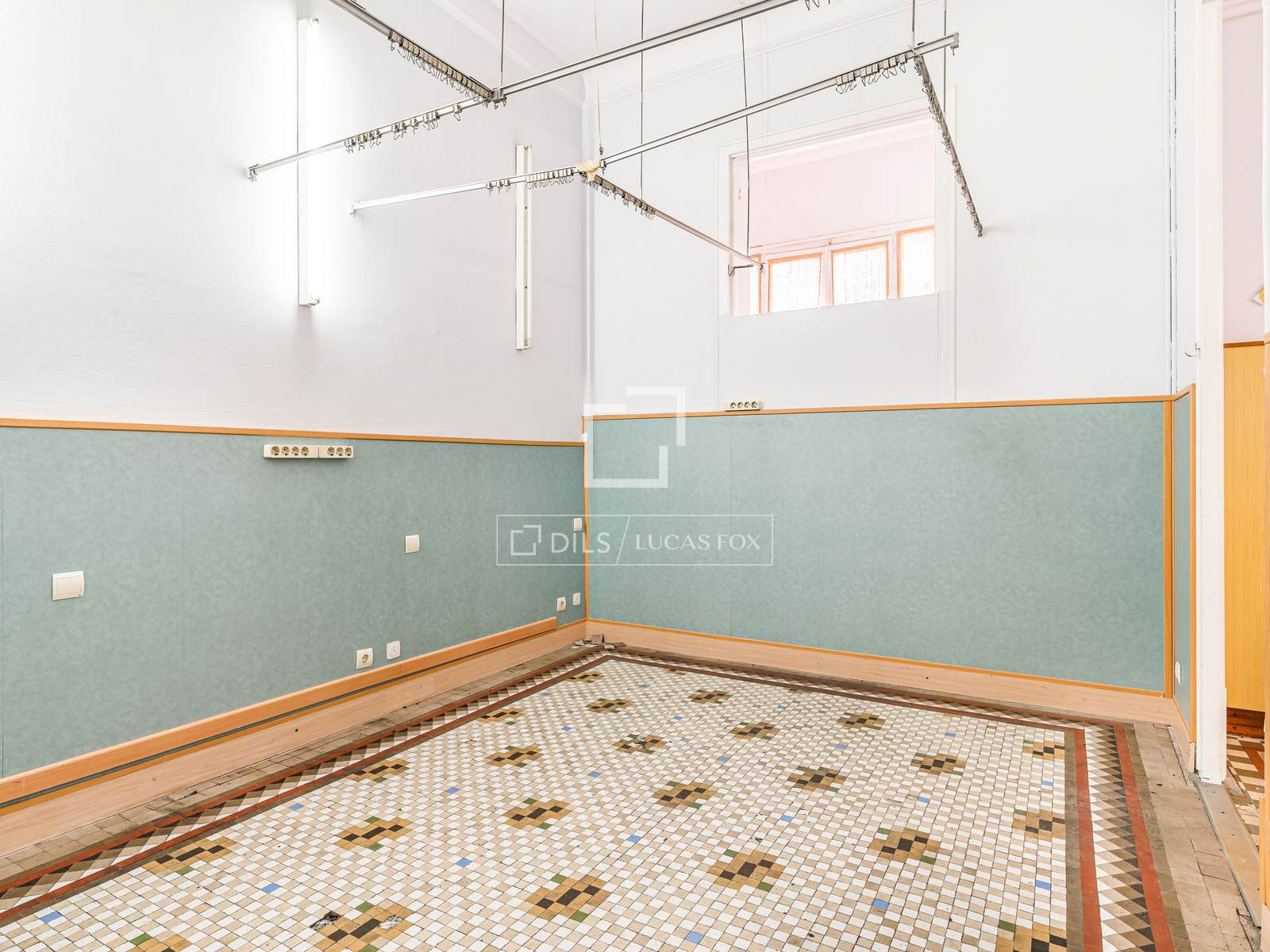 Huoneisto Barcelona, Espanja 6 makuuhuonetta, 179 m2 No. 192622