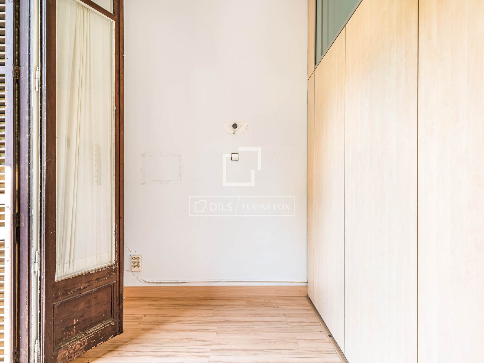 Huoneisto Barcelona, Espanja 6 makuuhuonetta, 179 m2 No. 192622