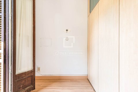 Apartment for sale in Barcelona, Spain 6 bedrooms, 179 sq.m. No. 192622 - photo 26