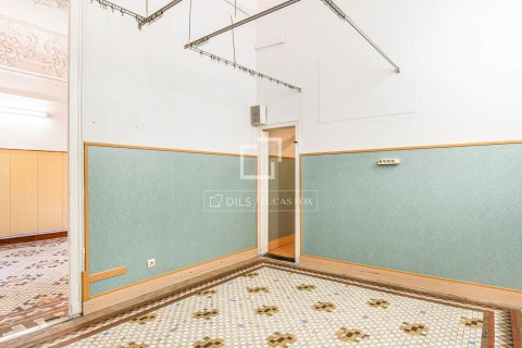 Apartment for sale in Barcelona, Spain 6 bedrooms, 179 sq.m. No. 192622 - photo 7