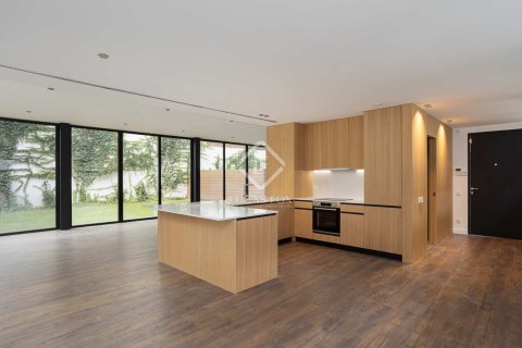 Apartment for sale in Barcelona, Spain 1 bedroom, 75 sq.m. No. 192619 - photo 12