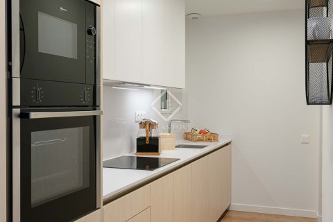 Apartment for sale in Barcelona, Spain 3 bedrooms, 90 sq.m. No. 192617 - photo 15