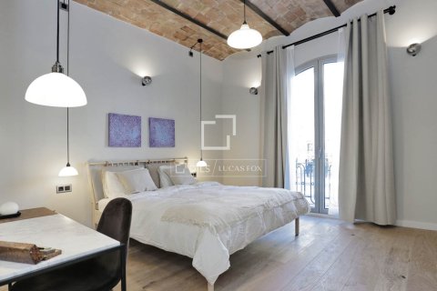 Apartment in Barcelona, Spain 3 bedrooms, 130 sq.m. No. 192620