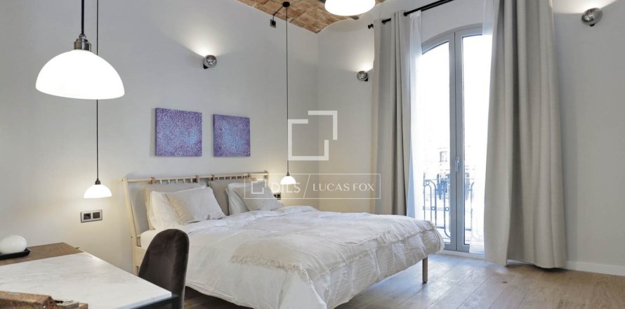 Apartment in Barcelona, Spain 3 bedrooms, 130 sq.m. No. 192620