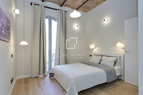 Apartment for sale in Barcelona, Spain 3 bedrooms, 130 sq.m. No. 192620 - photo 16