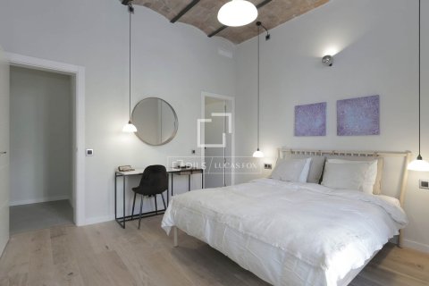 Apartment for sale in Barcelona, Spain 3 bedrooms, 130 sq.m. No. 192620 - photo 17