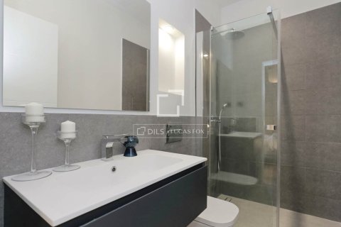 Apartment for sale in Barcelona, Spain 3 bedrooms, 130 sq.m. No. 192620 - photo 21
