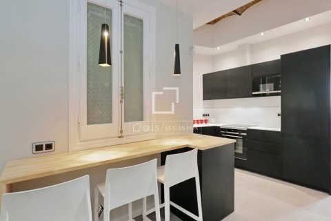 Apartment for sale in Barcelona, Spain 3 bedrooms, 130 sq.m. No. 192620 - photo 11