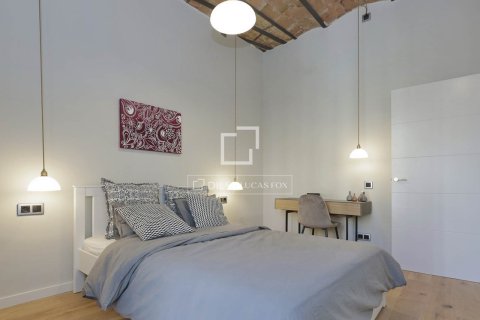 Apartment for sale in Barcelona, Spain 3 bedrooms, 130 sq.m. No. 192620 - photo 14