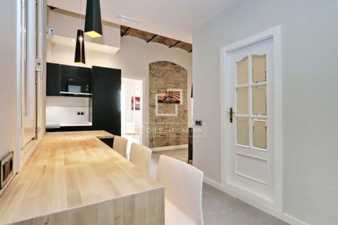 Apartment for sale in Barcelona, Spain 3 bedrooms, 130 sq.m. No. 192620 - photo 12