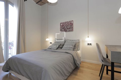 Apartment for sale in Barcelona, Spain 3 bedrooms, 130 sq.m. No. 192620 - photo 15