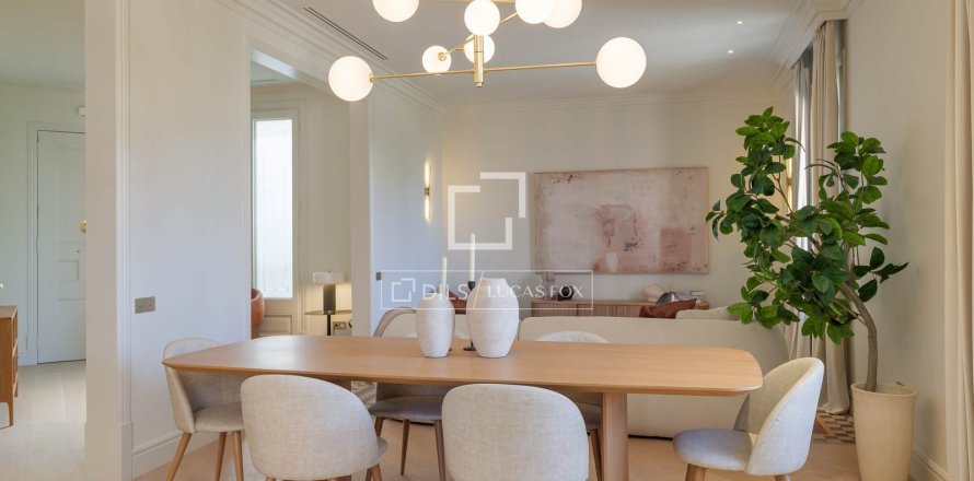 Attico a Barcelona, Spagna 3 camere da letto, 185 mq. N° 150629