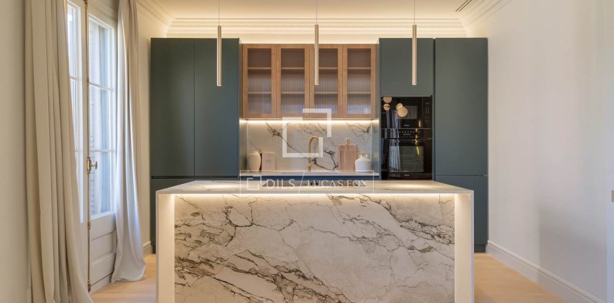 Kattohuoneisto Barcelona, Espanja 3 makuuhuonetta, 185 m2 No. 150629