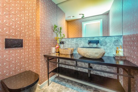 Commercial property à vendre à Alicante, Espagne, 1 chambre, 105 m2 No. 155070 - photo 17