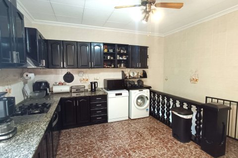 Villa à vendre à Barrio De La Estacion De Crevillente, Alicante, Espagne, 6 chambres, 312 m2 No. 189681 - photo 10