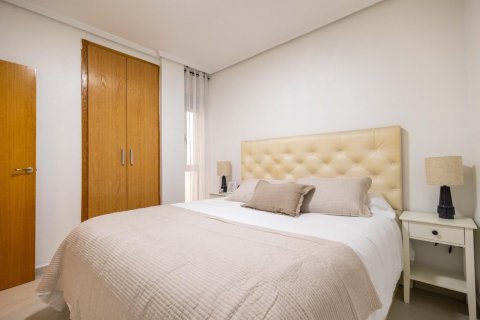 Apartment for sale in Torrevieja, Alicante, Spain 3 bedrooms, 92 sq.m. No. 189683 - photo 17