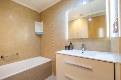 Apartment for sale in Torrevieja, Alicante, Spain 3 bedrooms, 92 sq.m. No. 189683 - photo 21