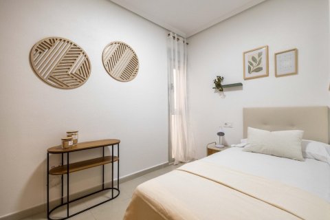 Apartment for sale in Torrevieja, Alicante, Spain 3 bedrooms, 92 sq.m. No. 189683 - photo 18