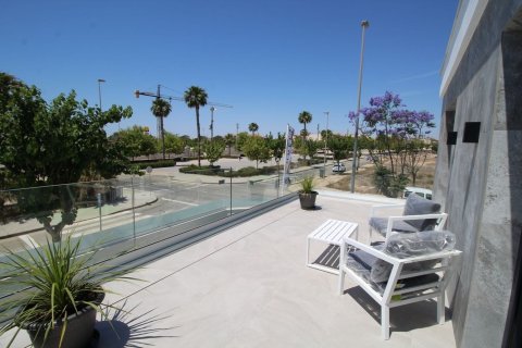 Villa till salu Dehesa De Campoamor, Alicante, Spanien 3 sovrum, 167 kvm. Nr. 136913 - foto 26