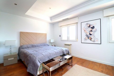 Продажа виллы в Дехеса де Кампоамор, Аликанте, Испания 5 спален, 250м2 №136910 - фото 30