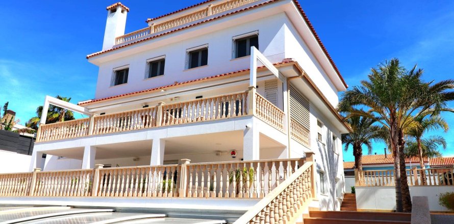 Вилла в Дехеса де Кампоамор, Аликанте, Испания 5 спален, 250м2 №136910