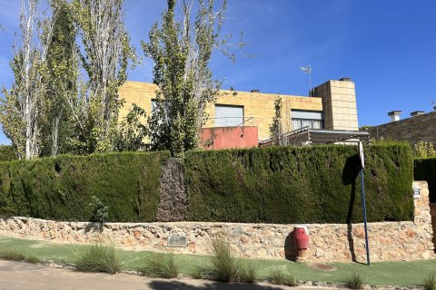 Villa till salu Dehesa De Campoamor, Alicante, Spanien 4 sovrum, 414 kvm. Nr. 136911 - foto 10