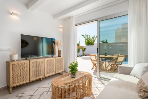 Bungalow for sale in Dolores, Alicante, Spain 3 bedrooms, 90 sq.m. No. 189855 - photo 13