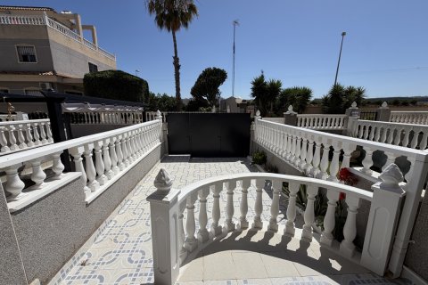 Kamienica w Playa Flamenca II, Alicante, Hiszpania 3 sypialnie, 130 mkw. nr 189860 – zdjęcie 2