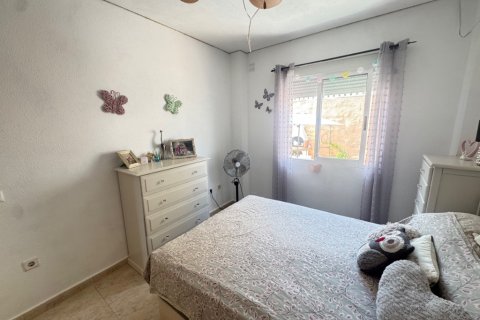 Villa for sale in Alicante, Spain 4 bedrooms, 120 sq.m. No. 145373 - photo 13