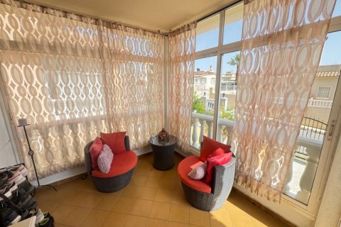 Villa for sale in Alicante, Spain 4 bedrooms, 120 sq.m. No. 145373 - photo 8
