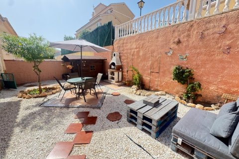 Villa for sale in Alicante, Spain 4 bedrooms, 120 sq.m. No. 145373 - photo 6