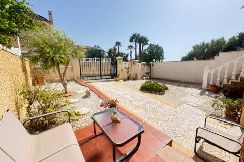 Villa for sale in Alicante, Spain 4 bedrooms, 120 sq.m. No. 145373 - photo 4