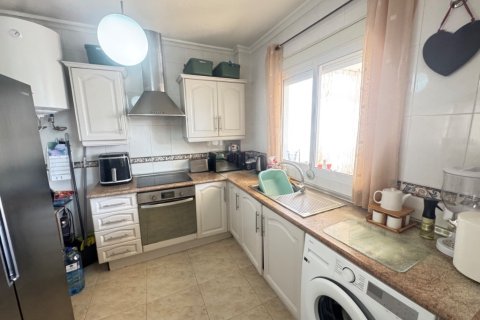 Villa for sale in Alicante, Spain 4 bedrooms, 120 sq.m. No. 145373 - photo 10