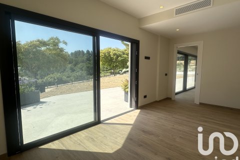 Māja pārdošanā Sant Esteve Sesrovires, Barcelona, Spānijā 4 istabas, 237.34 m2 Nr. 153286 - attēls 11