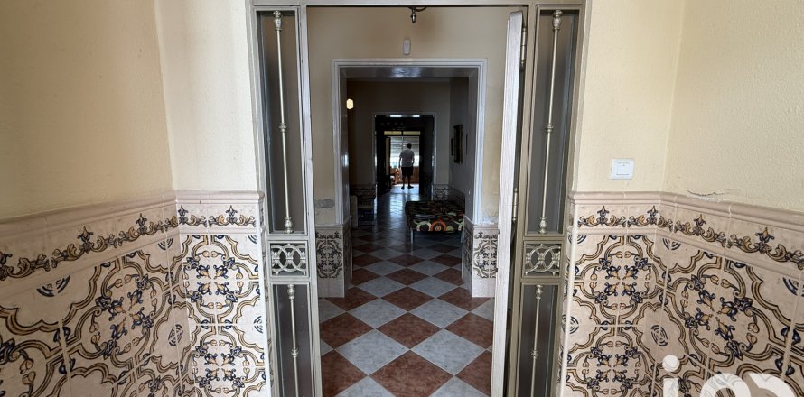 Villa in Lepe, Huelva, Spain 4 bedrooms, 288 sq.m. No. 153283