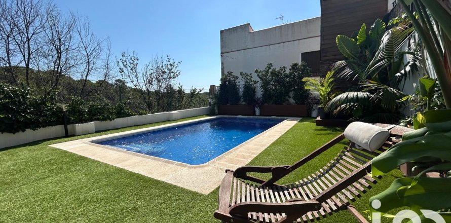 Hus i Vila-real, Castellon, Spanien 4 sovrum, 229 kvm. Nr. 153287