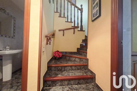 Dvīņu māja pārdošanā Barbastro, Huesca, Spānijā 4 istabas, 169 m2 Nr. 153281 - attēls 8