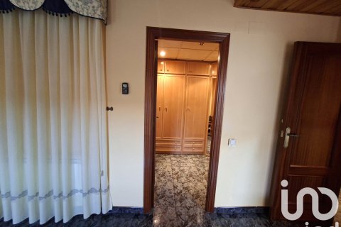 Dvīņu māja pārdošanā Barbastro, Huesca, Spānijā 4 istabas, 169 m2 Nr. 153281 - attēls 15