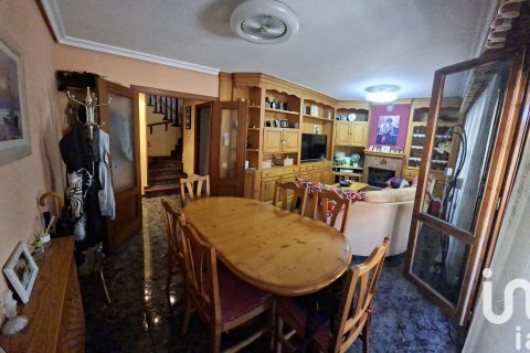 Dvīņu māja pārdošanā Barbastro, Huesca, Spānijā 4 istabas, 169 m2 Nr. 153281 - attēls 2