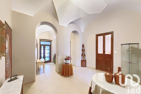 Villa for sale in Granja de Torrehermosa, Badajoz, Spain 3 bedrooms, 318 sq.m. No. 153285 - photo 8