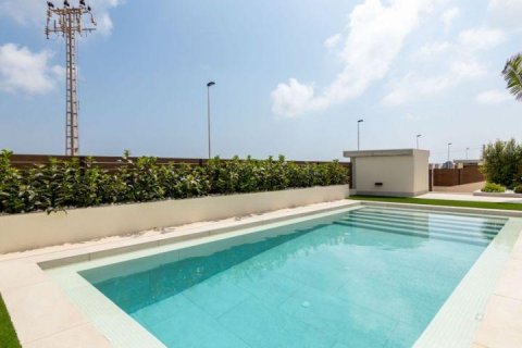 Villa en venta en Torrevieja, Alicante, España 3 dormitorios, 295 m2 No. 171640 - foto 3