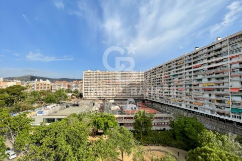 Продажа квартиры в Барселона, Испания 3 спальни, 90м2 №178678 - фото 25
